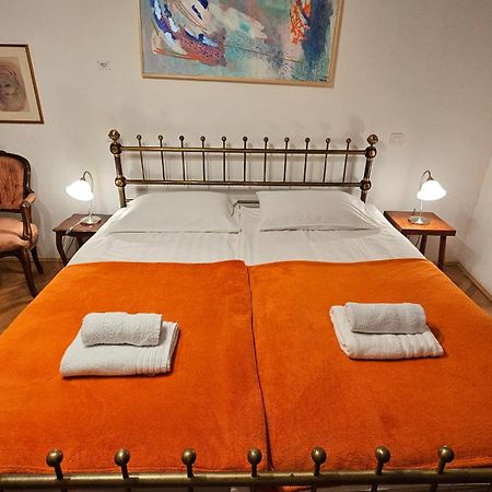Eufrasiana Apartments Пореч Екстериор снимка