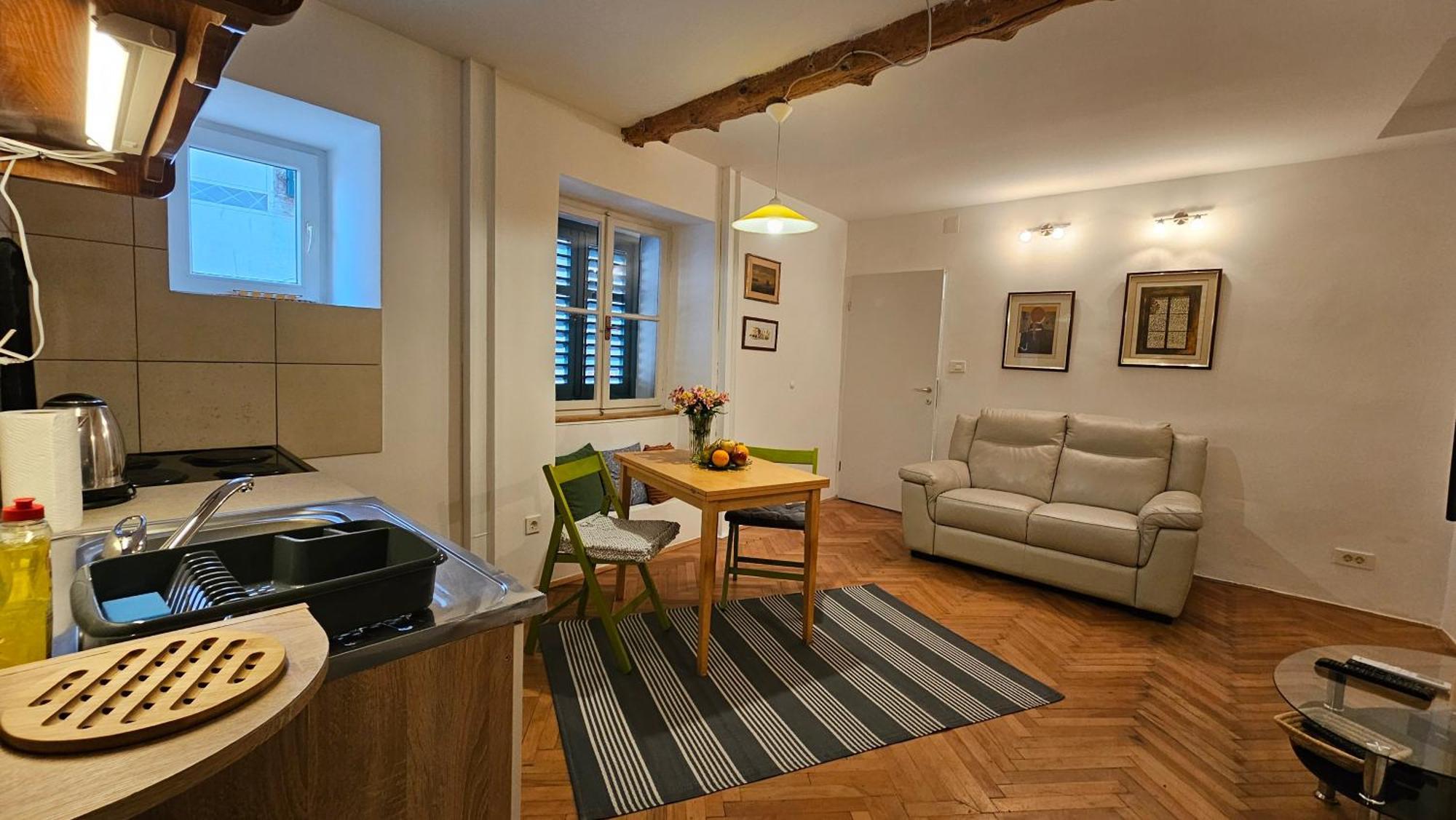 Eufrasiana Apartments Пореч Екстериор снимка